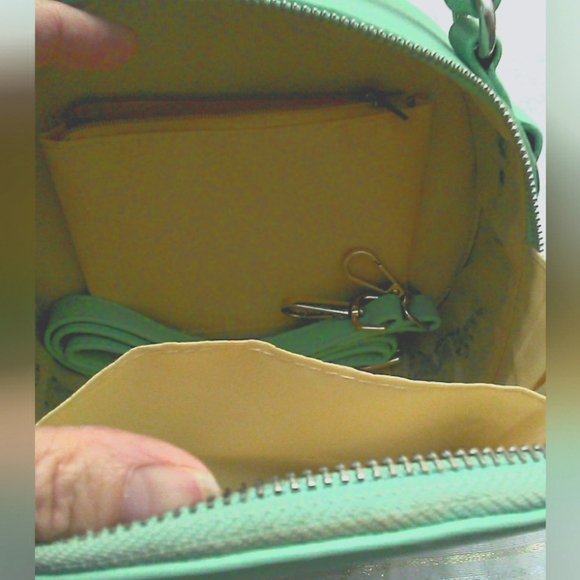 BNWOT HAUS OF SY ROUND BAG EXTRA SHOULDER STRAP TOO VERY LIGHT TEAL (READ INFO) - Picture 7 of 10